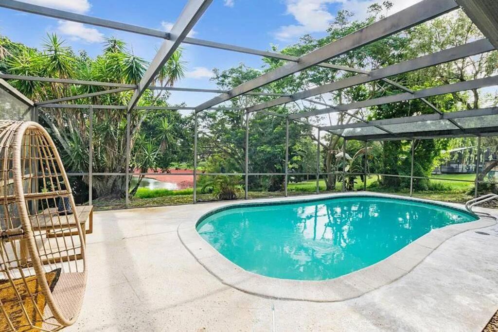 Cozy Lakefront Home W/ Pool -7 Mins From Legoland Winter Haven Ngoại thất bức ảnh